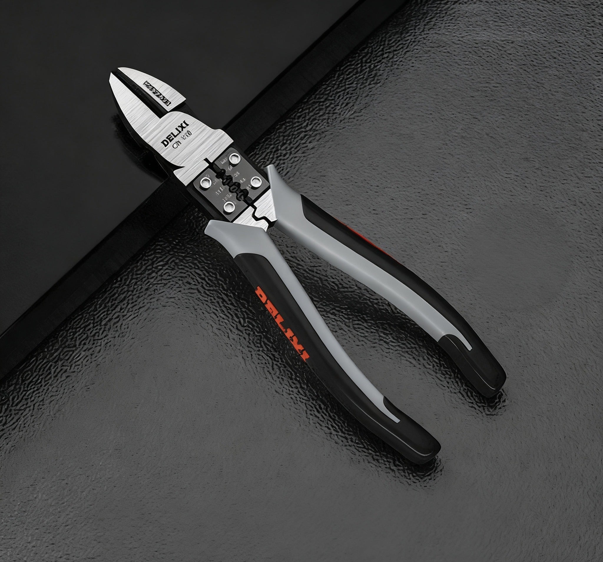 Industrial-grade multifunctional universal pliers