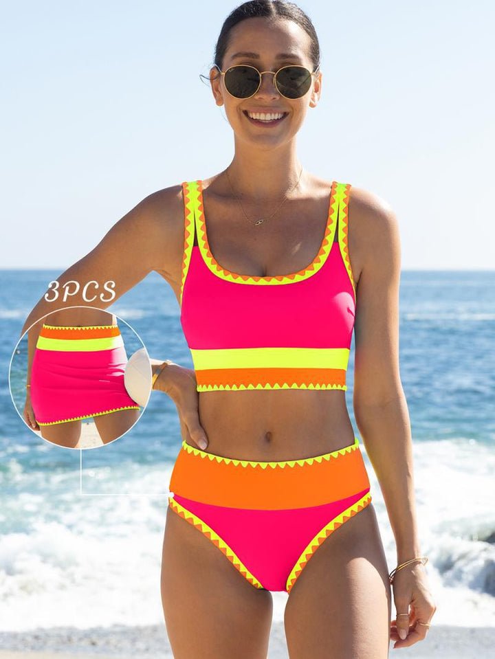 🎁Nuovo arrivo, sconto del 50%💥Bikini sportivo a 3 pezzi in nylon con patchwork a blocchi di colore e vita alta &amp;  Costume da bagno contenitivo per la pancia👙🌈