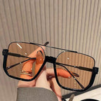 Fashionable Lightweight Tinted Lens Sunglasses