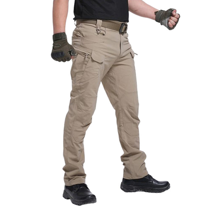 🚶  50% NYT POIS PÄÄLTÄ! 🏙️ Urban Tactical -housut – kapea istuvuus, turvalliset piilotaskut &amp;  Neljään suuntaan joustavaa materiaalia täydelliseen liikkuvuuteen ⚡